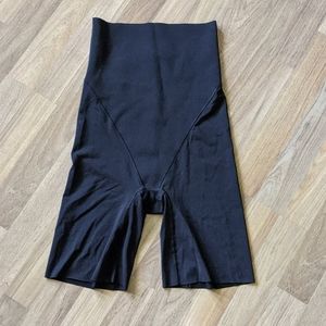 NWOT Black Body Shaper like Spanx Size Large